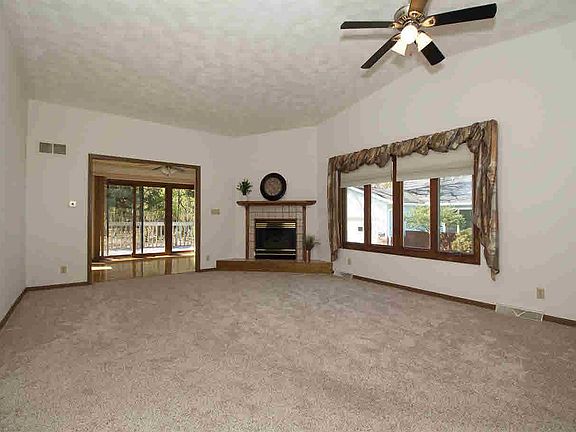 3rd image of 876 48th Avenue Ct