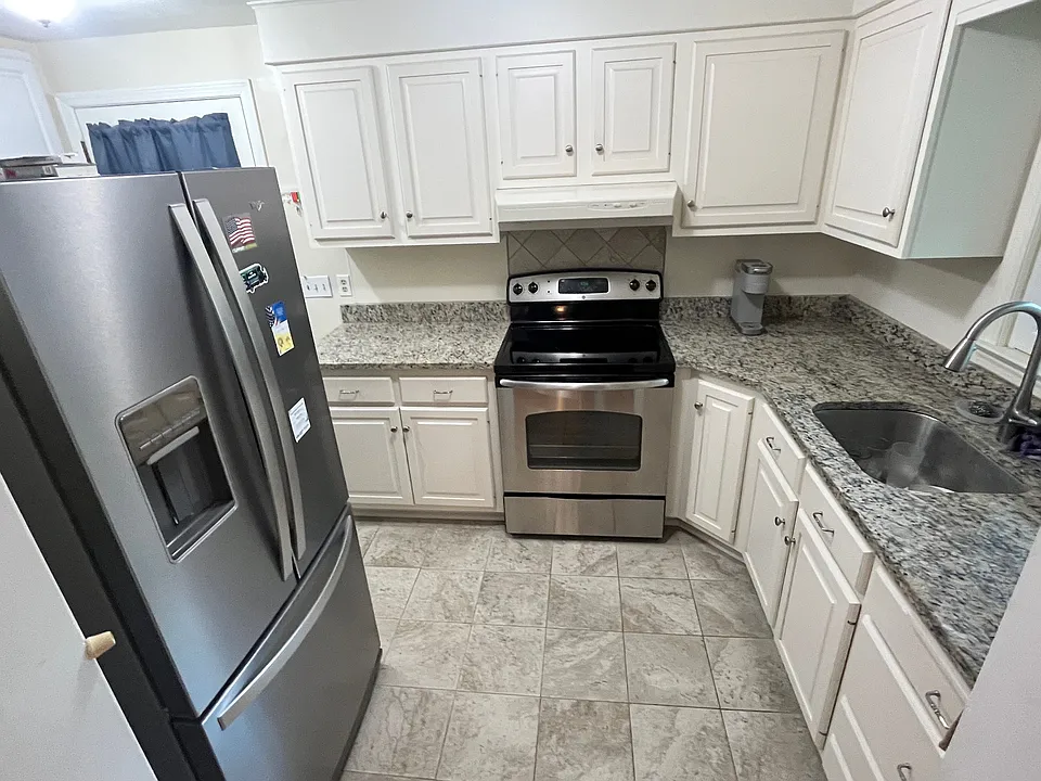 15 Crows Nest Ln