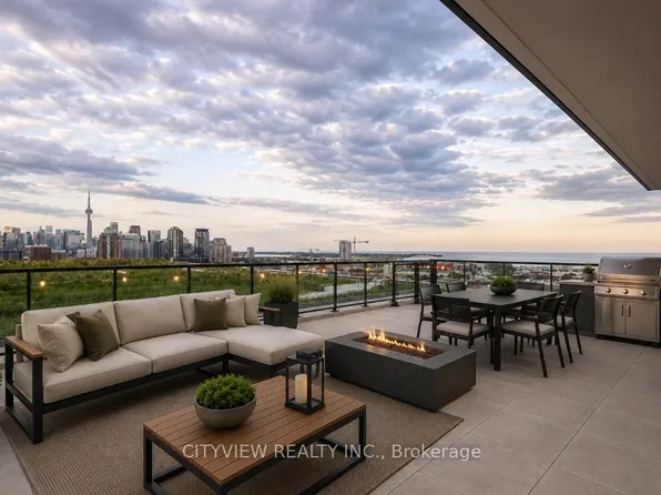 285 Dufferin St #1402, Toronto, ON M6K 0J2