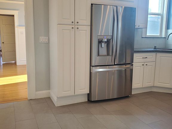 4th image of 522 Green St #A