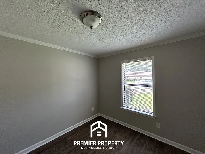7429 Palgrave Ln — Photo 3