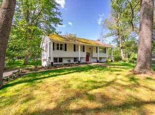 1 Laurie Ln, Saratoga Springs, NY 12866