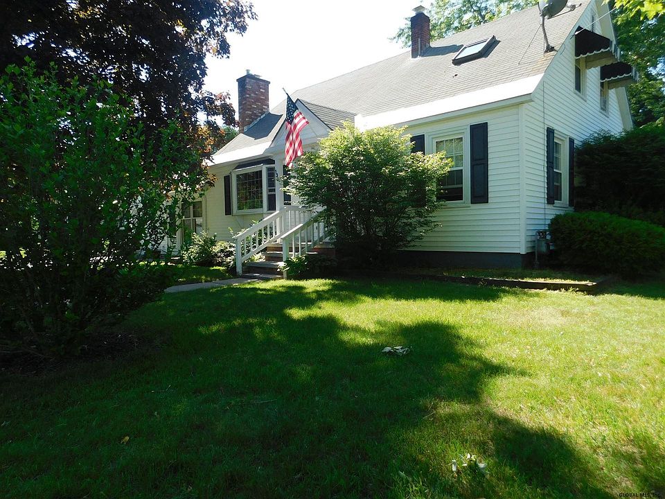 1st image of 130 Grant Avenue Ext