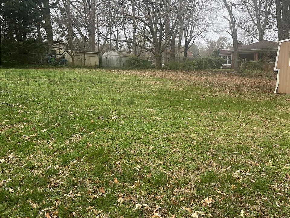 2nd image of 6000 Elmwood Cir