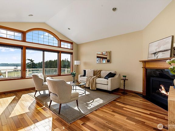 5th image of 650 Skymeadow Drive
