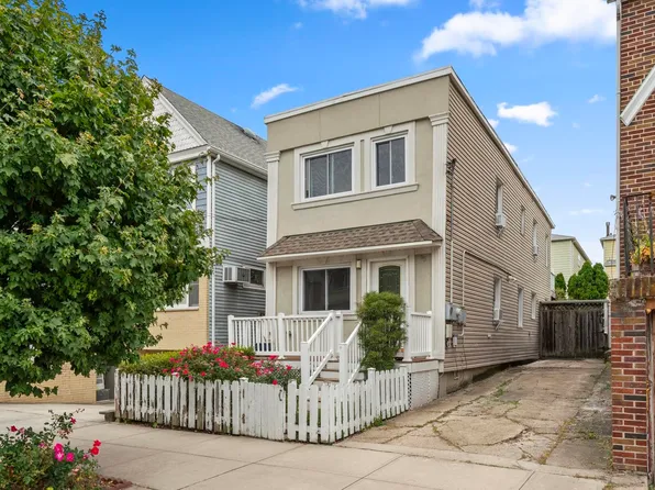 95 W 47th St, Bayonne, NJ 07002