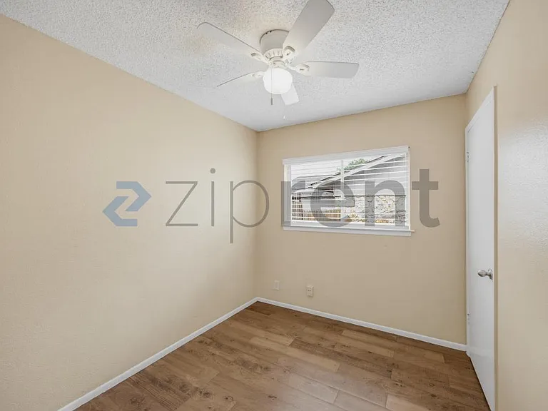 8318 Tuxford — Photo 19