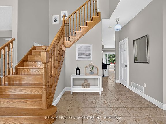 4th image of 24 Brookhaven Cres