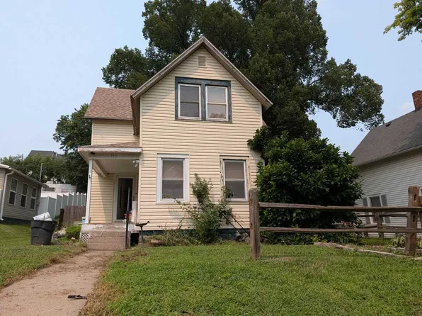315 E 9th St, Logan, IA 51546