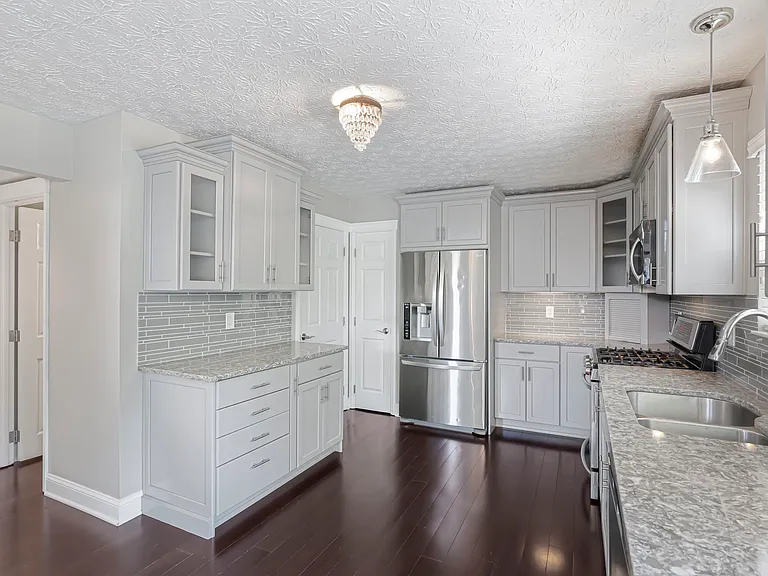 4392 Greensbury Dr — Photo 31