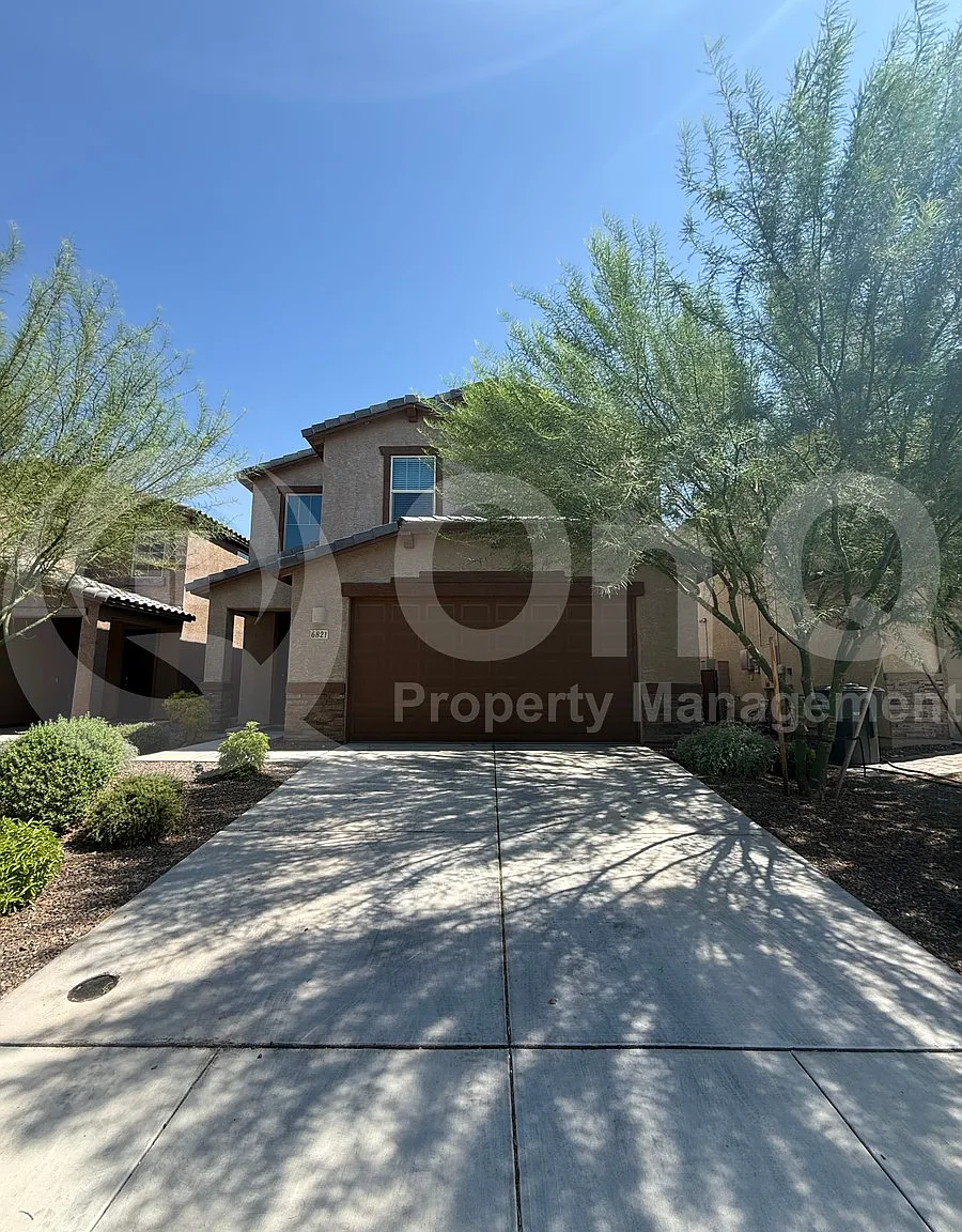 4 bed, 2.5 bath, 2391 sqft, $2,300 — Photo 2