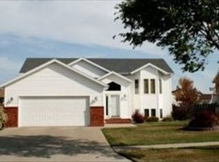 3802 21st St S, Fargo, ND 58104