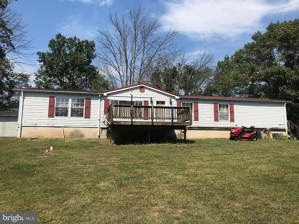 2nd image of 140 N Hill Dr