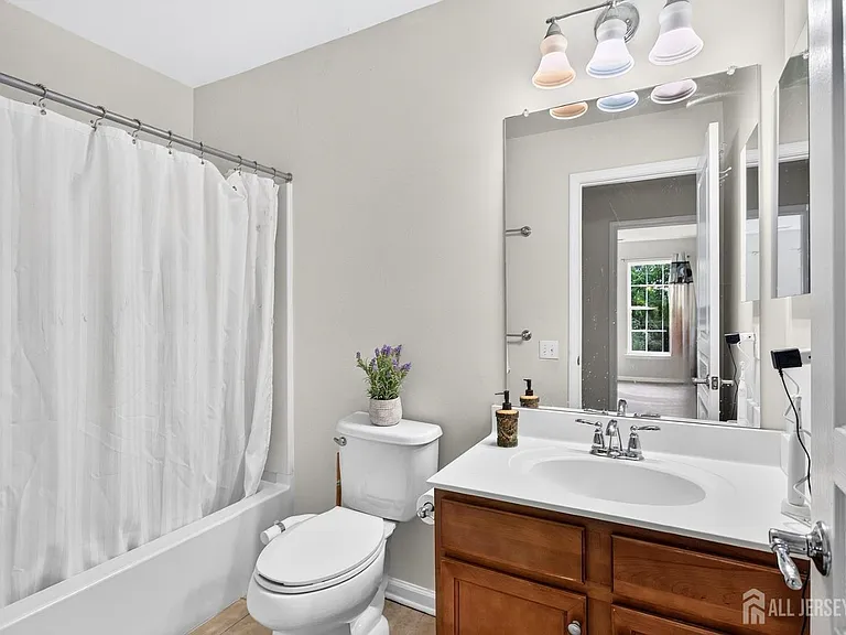 2103 Ethan Ln — Photo 11