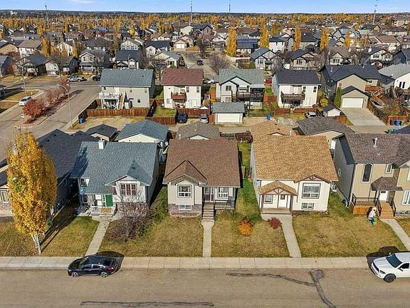 4th image of 15 S Inkster Close