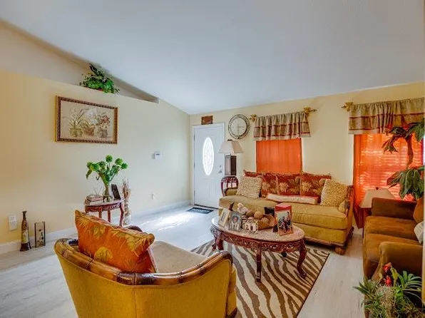 5949 Ridge Lake Cir, Vero Beach, FL 32967