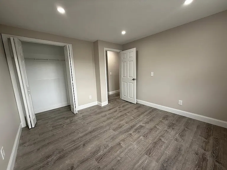 Pondsview Apartments — Photo 79