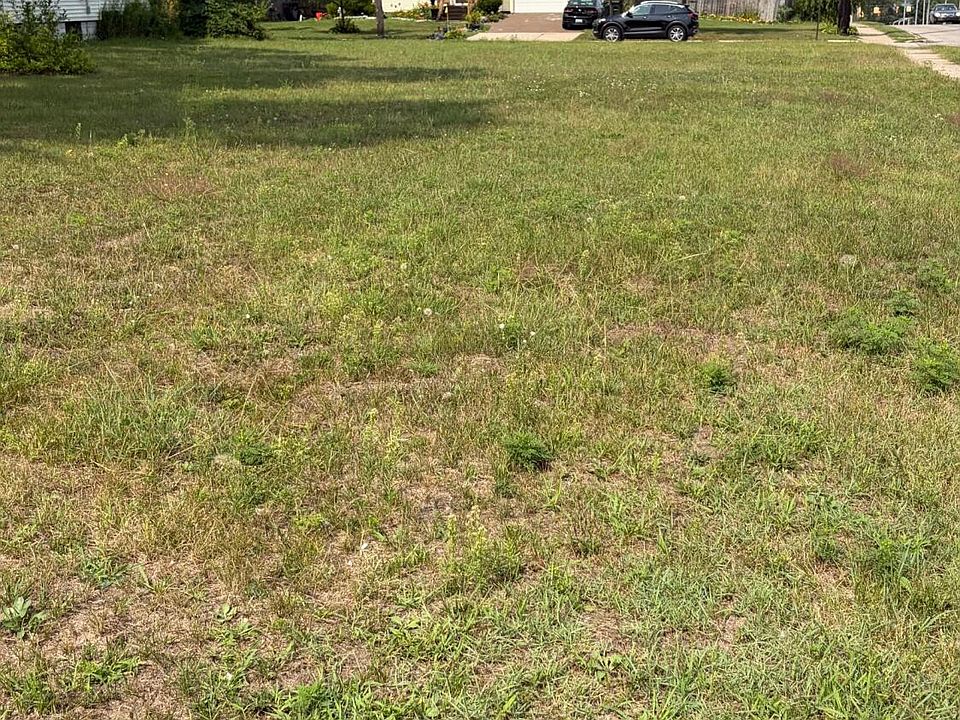 2nd image of 396 Erickson St