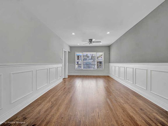 5th image of 10742 S Forest Ave