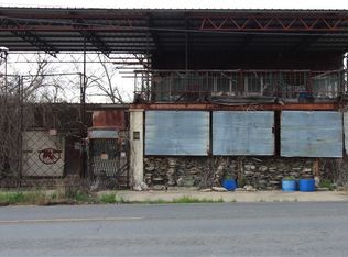 300 S Crockett Ave, Cameron, TX 76520