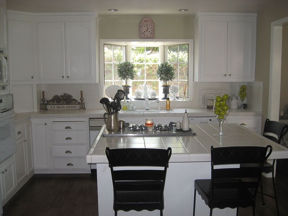 bright, traditional kitchen