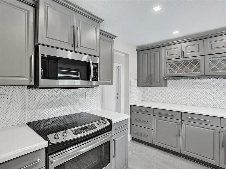 11627 SW 50th St — Photo 11