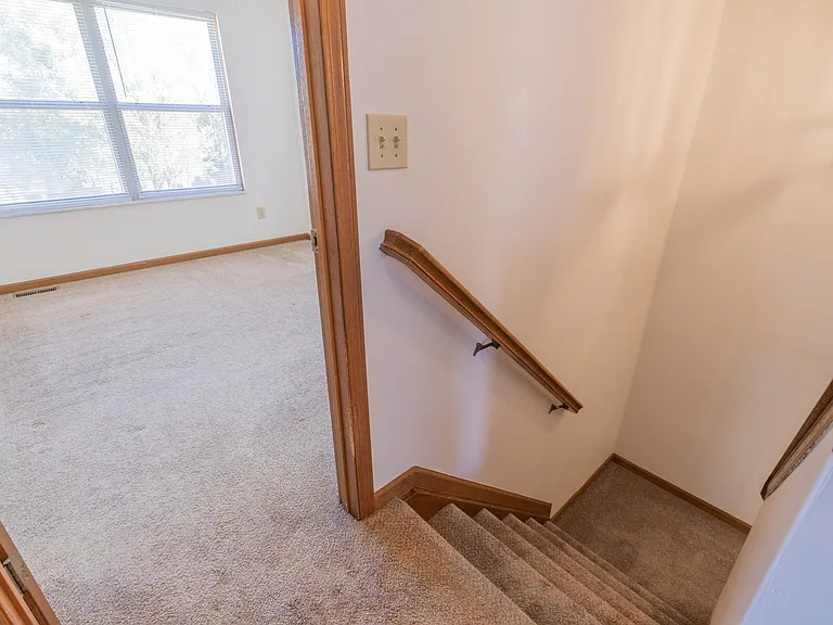 240 Richards Dr — Photo 22