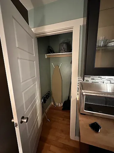 Studio, 300 sqft, $900 — Photo 4