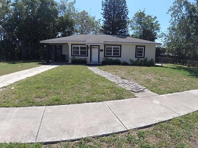 2119 Northridge Rd — Photo 2