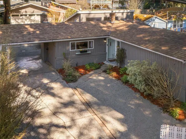 9319 NE Broadway St, Portland, OR 97220