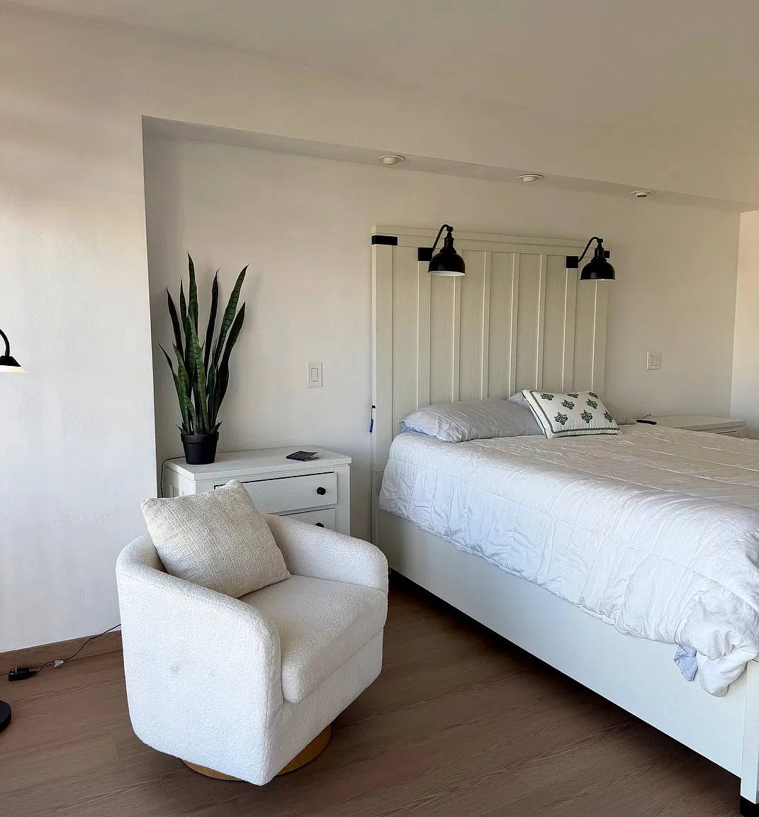 2 bed, 1165 sqft, $8,800 — Photo 2