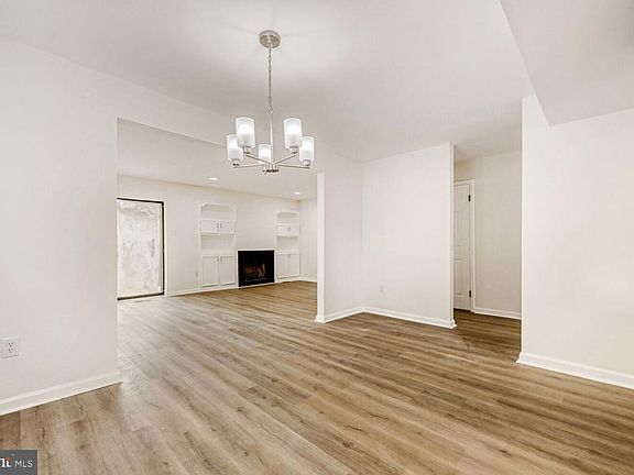 4th image of 10829 Henley Ct