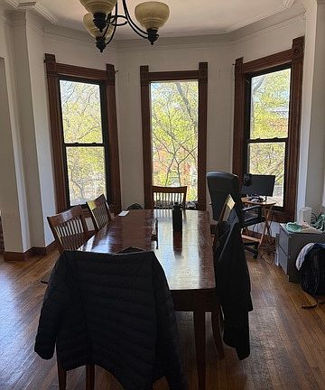5th image of 2059 N Sheffield Ave Unit 2F