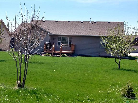 4th image of 604 Cedar Dr