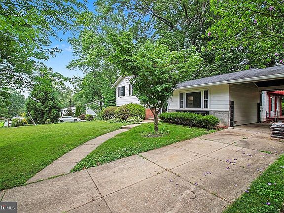 3rd image of 6303 Bardu Ave