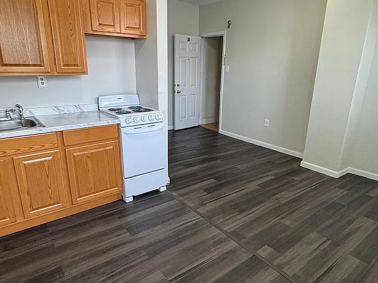 BERKS_175W — Photo 1