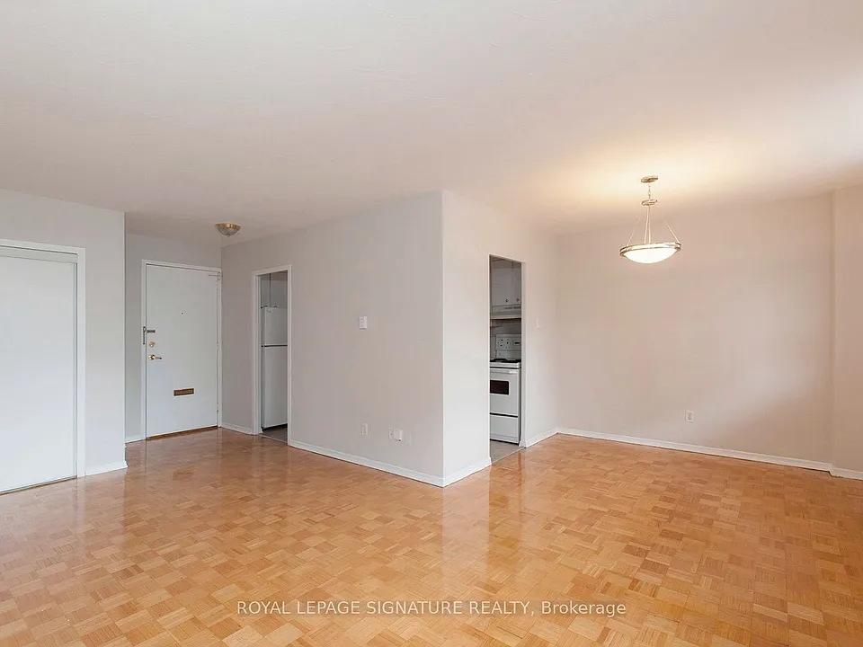 525 Eglinton Ave E #601