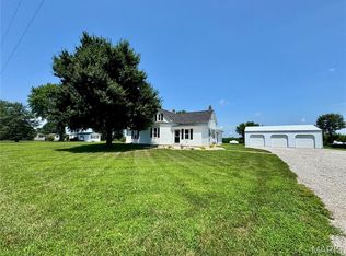 5437 Richfield Rd, Red Bud, IL 62278