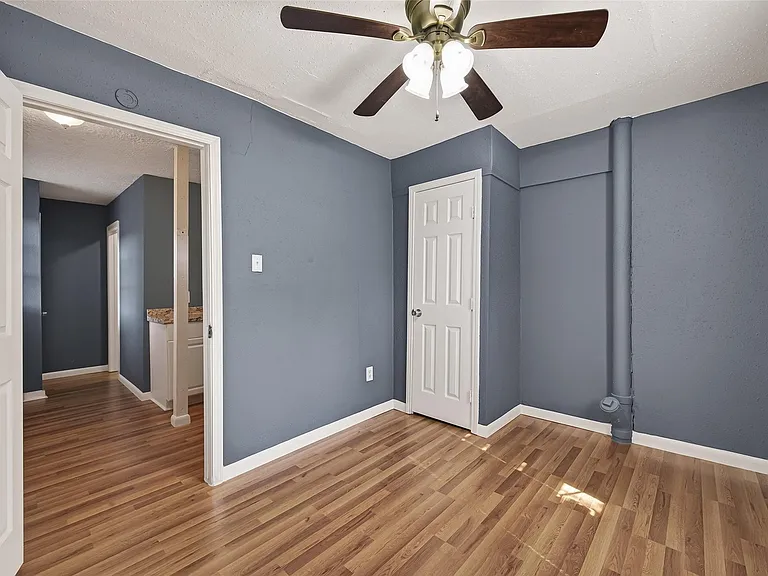 216 Burr St — Photo 8