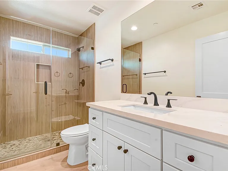 16385 Valencia Ave #2 — Photo 7