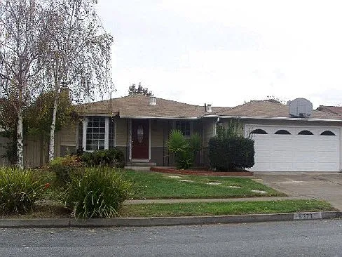 5371 McDonald Ave photo 1