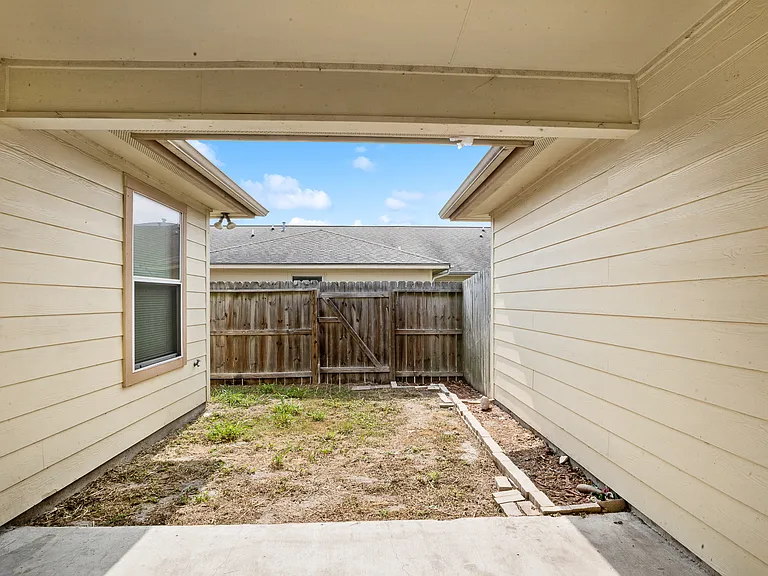13673 Teague Ln — Photo 10