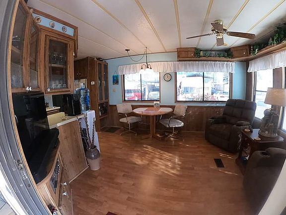 3rd image of 1050 S Arizona Blvd #40