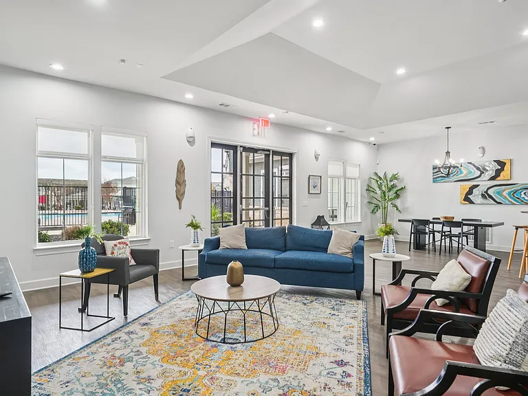 Culebra Creek Apartments — Photo 18