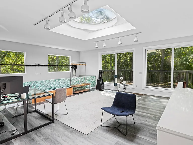 2 Skyes Neck Ct — Photo 7