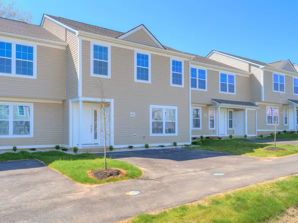 460 Pin Oak Dr NW, Christiansburg, VA 24073