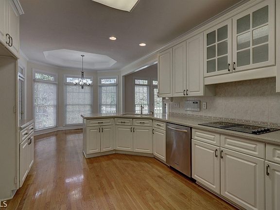 5th image of 310 Montrose Dr