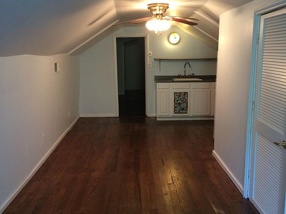 2nd image of 2615 Burgundy St #2