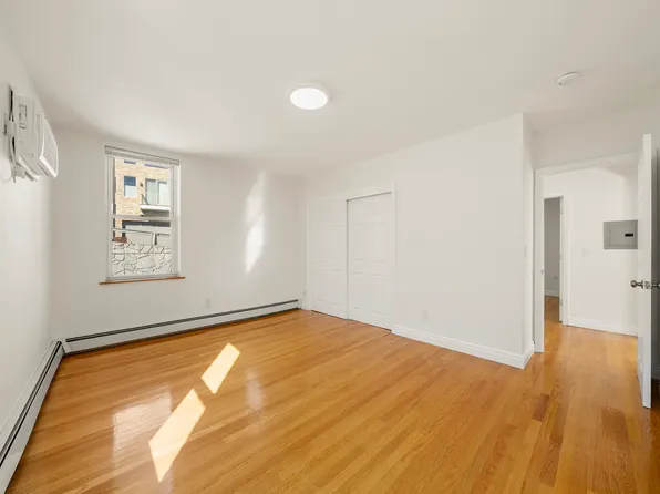 280 Undercliff Avenue image 15 of 23