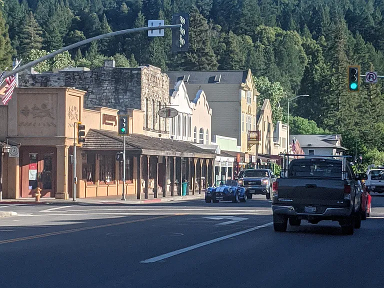 Downtown charming Calistoga a five minute walk from the home